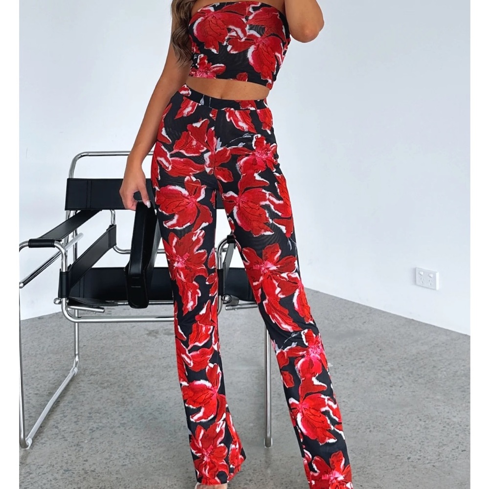Two piece floral set, new with tags. From white fox boutique